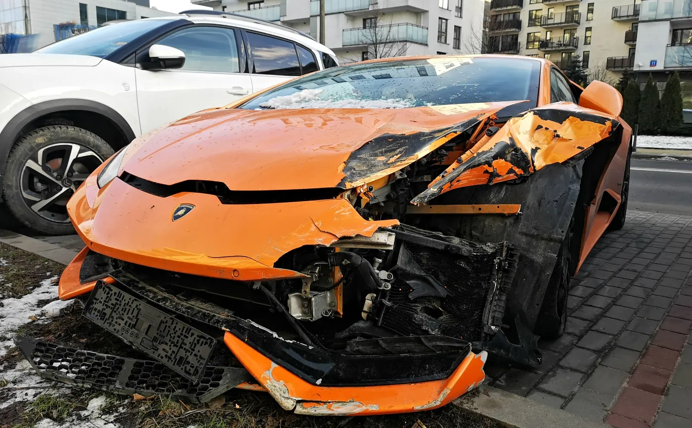lamborghini-huracan-lp-6104-rozbite-w-wypadku-w-warszawie-37345937.jpg