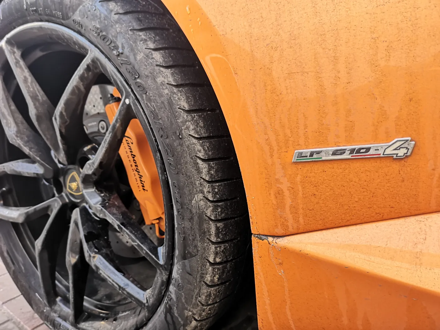 lamborghini-huracan-lp-6104-rozbite-w-wypadku-w-warszawie-37346028.jpg