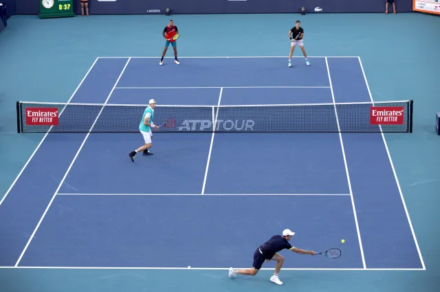 Hurkacz i Isner idą jak burza. Zagrają w finale debla turnieju w Miami