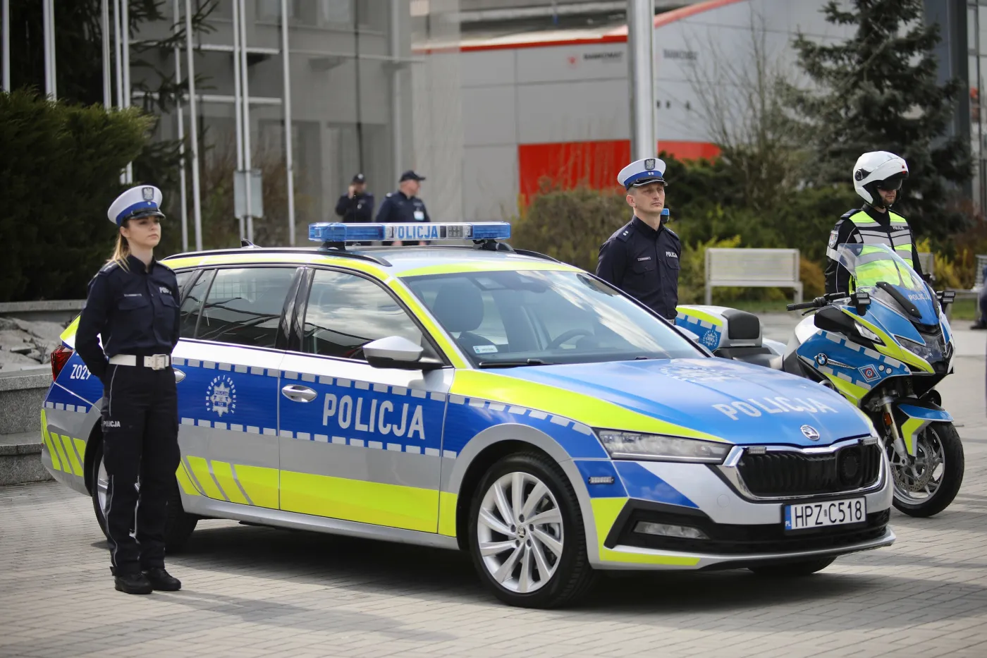 policja-ujawnila-nowe-oznakowanie-radiowozow-i-motocykli-37443548.jpg