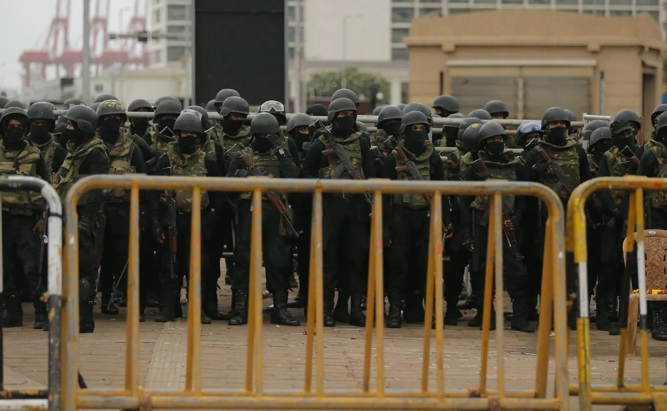 Zaprzysiężono nowego premiera Sri Lanki. Protesty nie ustają