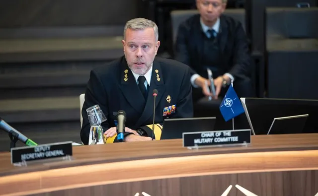 Przewodniczący komitetu NATO: Państwa sojuszu powinny przejść do "gospodarki wojennej"