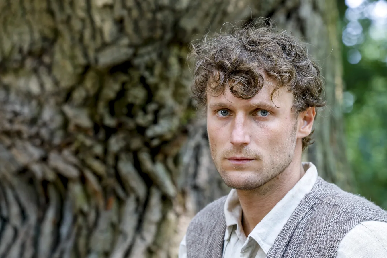 Gra główną rolę w "Dewajtis". Czy Karol Dziuba będzie nowym amantem polskiego kina?