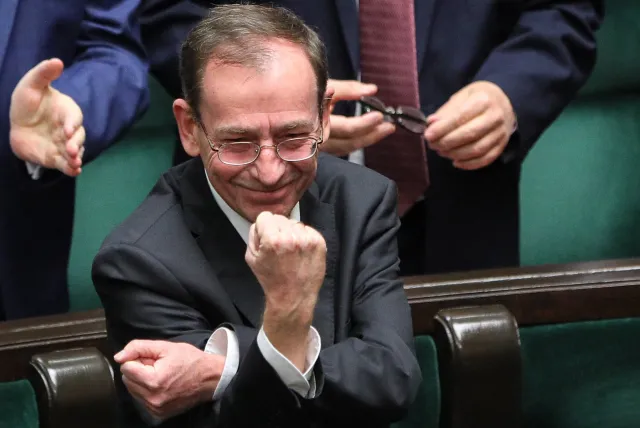 Kozakiewicz wkurzył się na Kamińskiego za gest pokazany w Sejmie. "Skalał moje nazwisko"