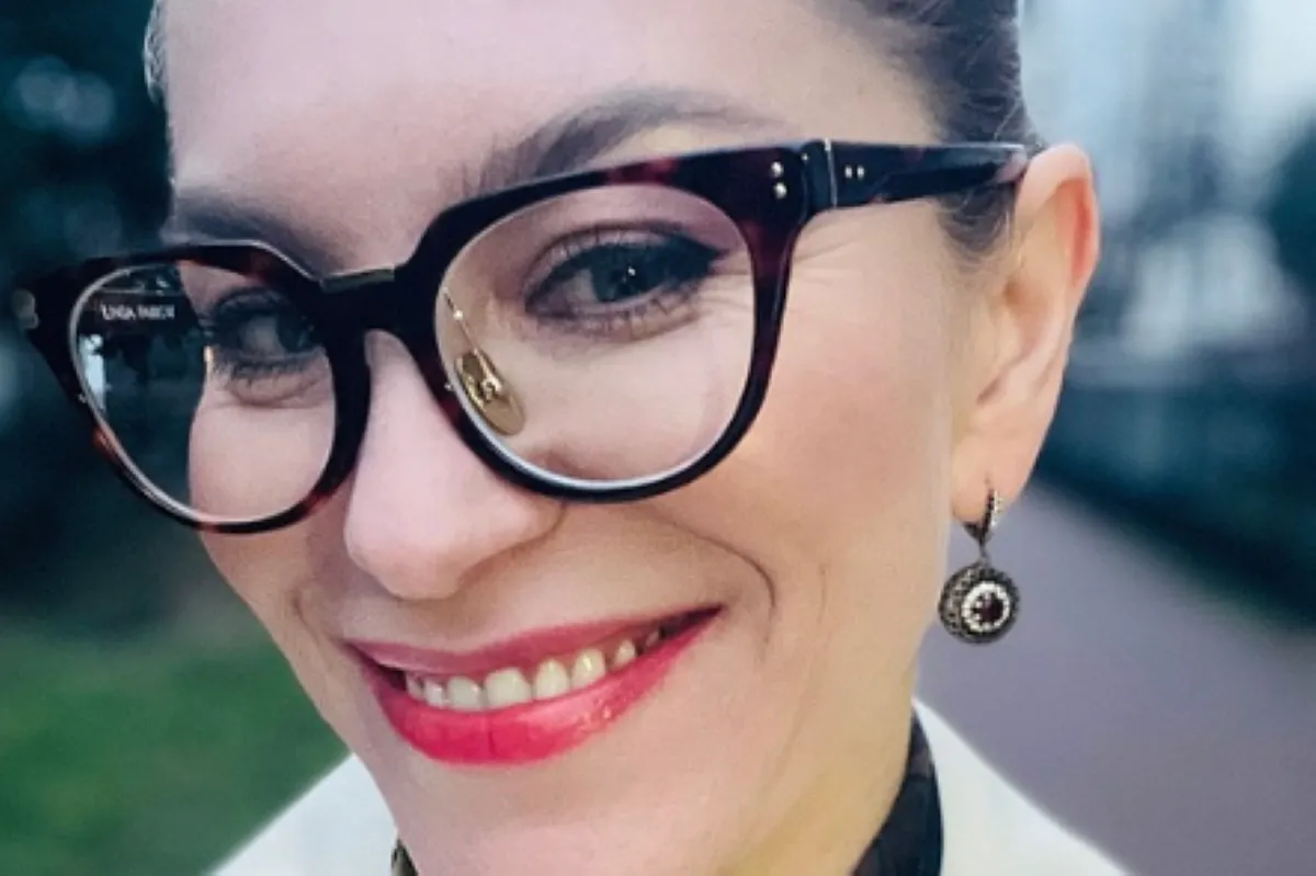 Katarzyna Bonda wystawiła na aukcje WOŚP rodzinną pamiątkę. "Służyły mi jako amulet" [FOTO]