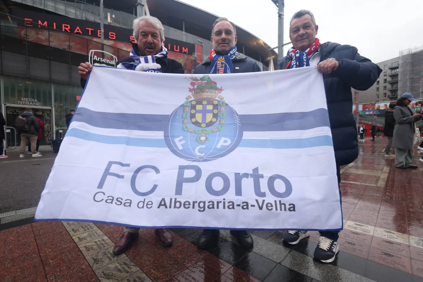 kibice-fc-porto-przed-rewanzowym-meczem-z-arsenalem-londyn-38122387.jpg
