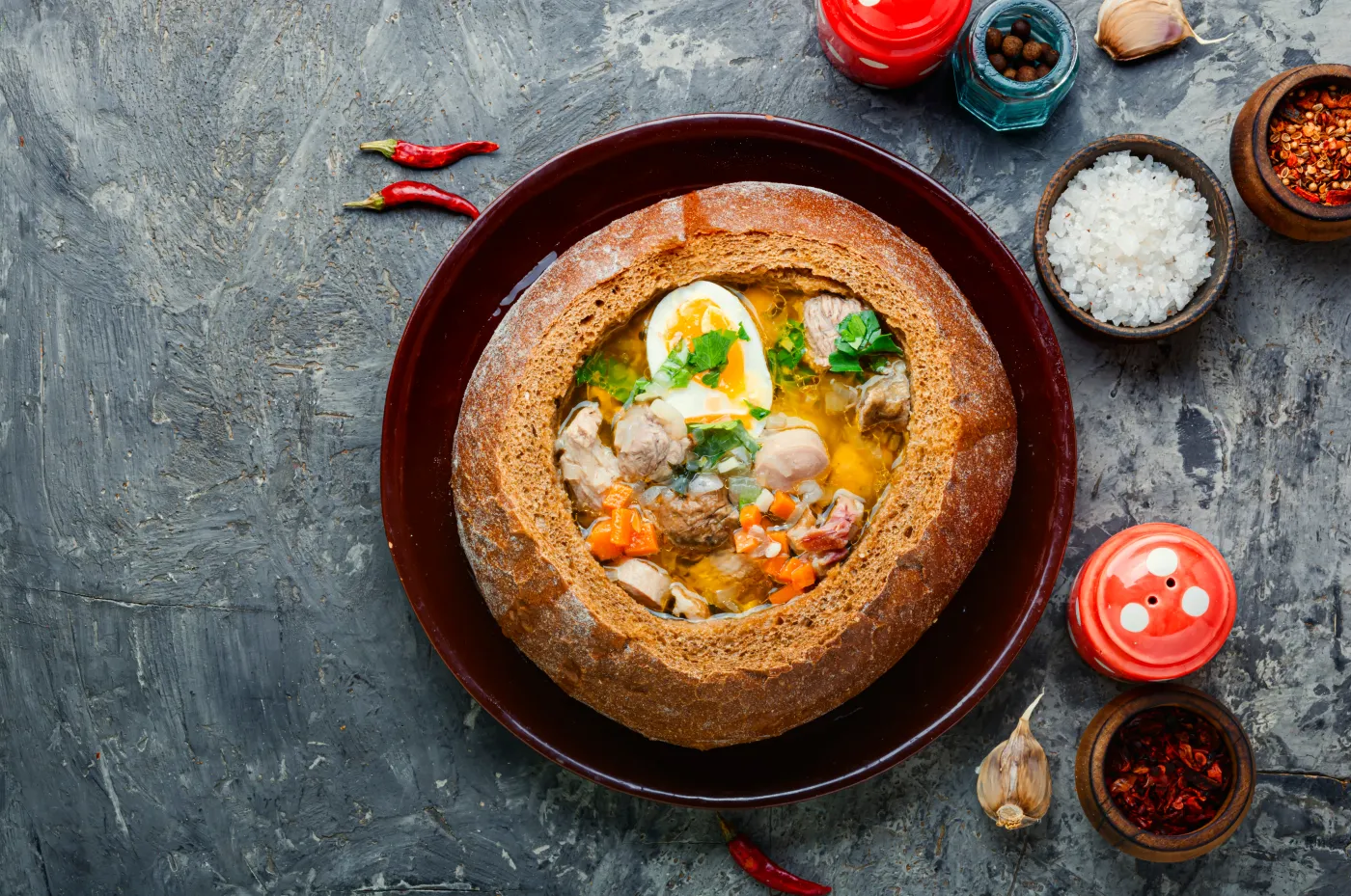 Jak uratować zbyt kwaśny żurek? Jest na to kilka prostych sposobów