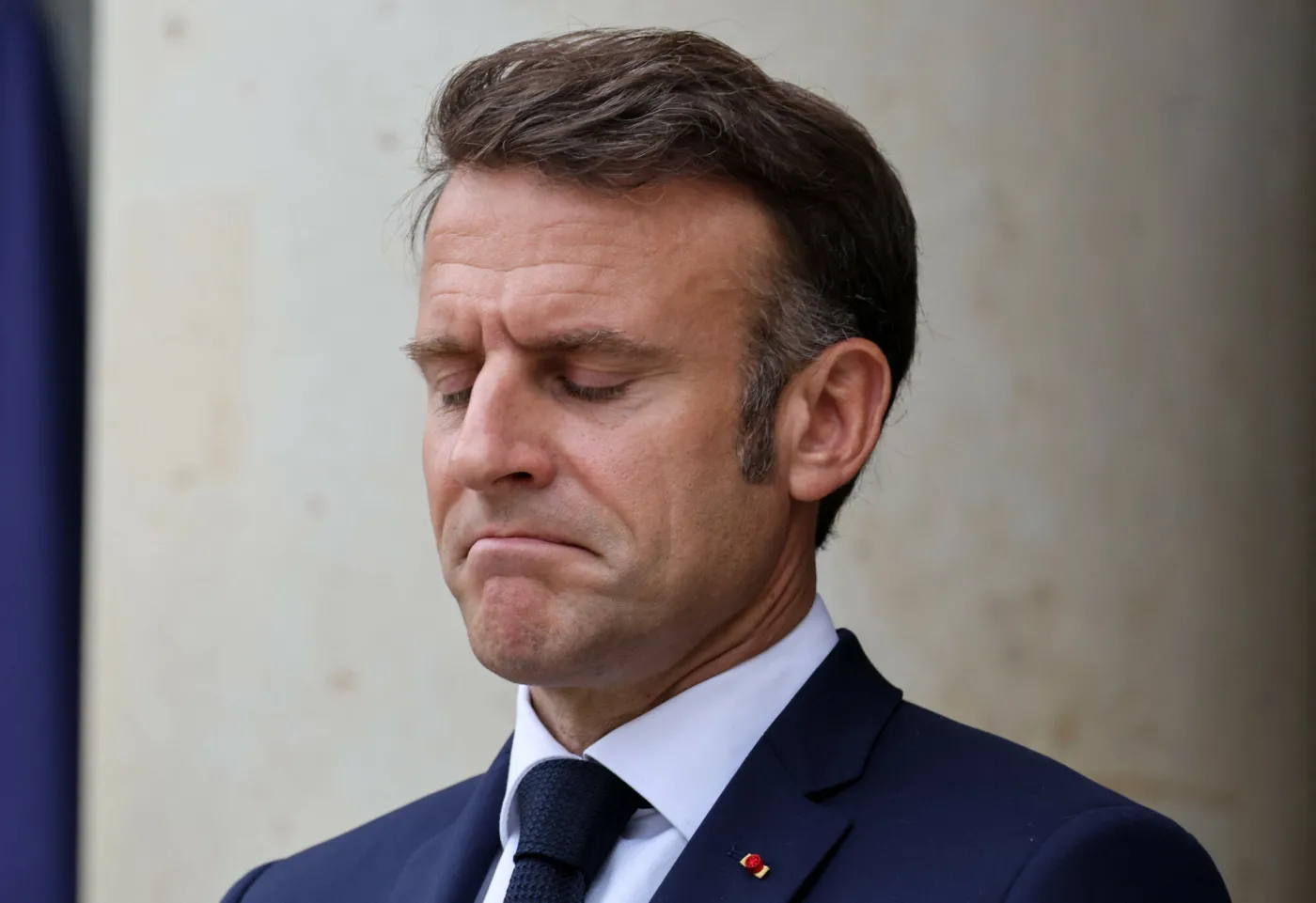 Nowe rozdanie we francuskiej polityce? "Macron gra na czas"