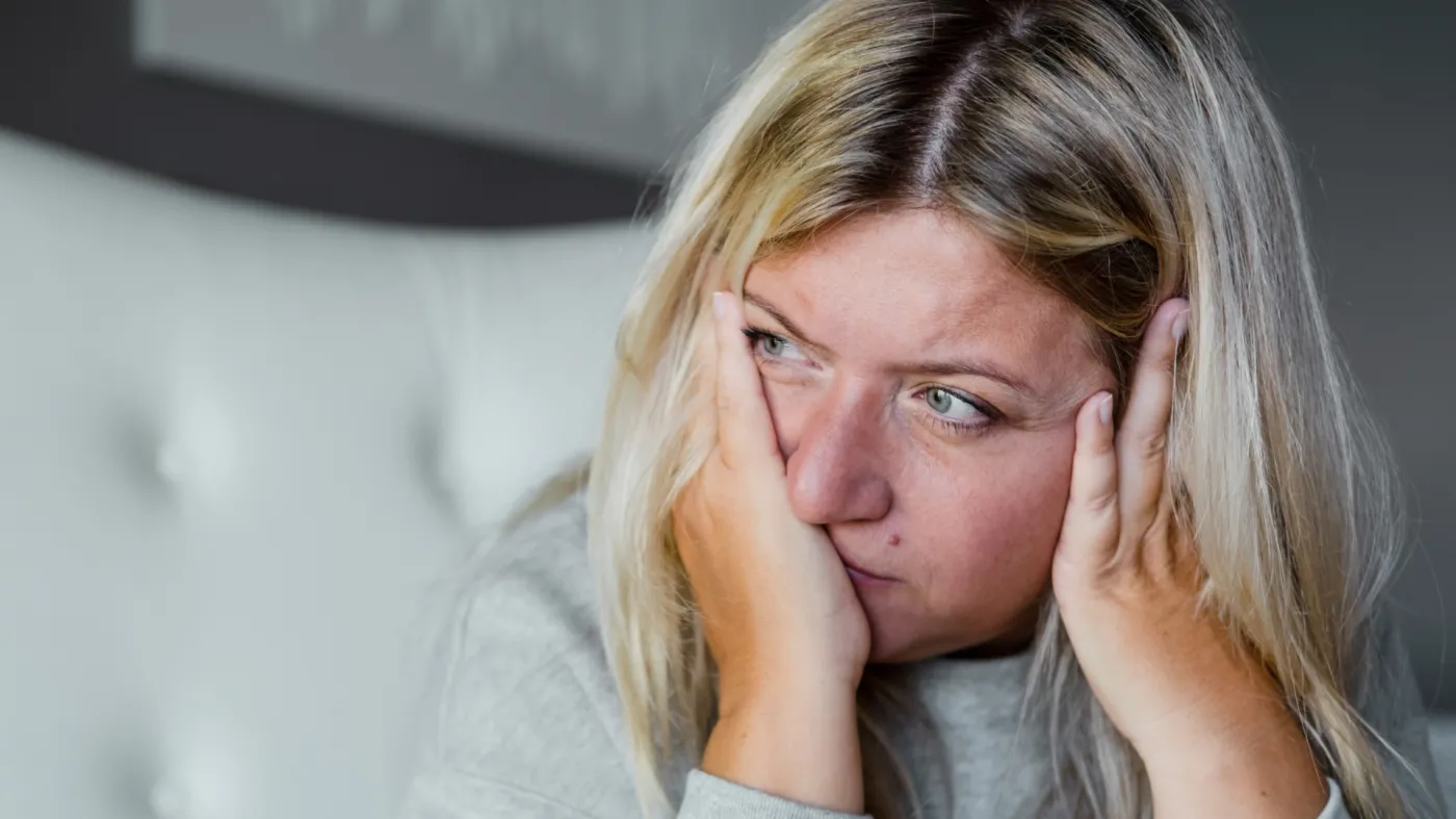 Dorośli z "zimnego chowu". Poznasz ich po tych zachowaniach