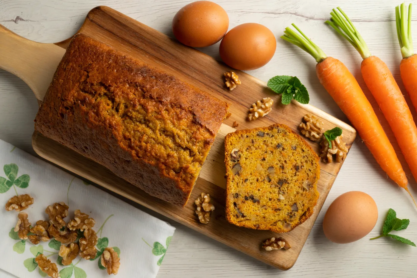 Delicious,And,Fluffy,Carrot,Cake,With,Walnuts,On,A,Wooden