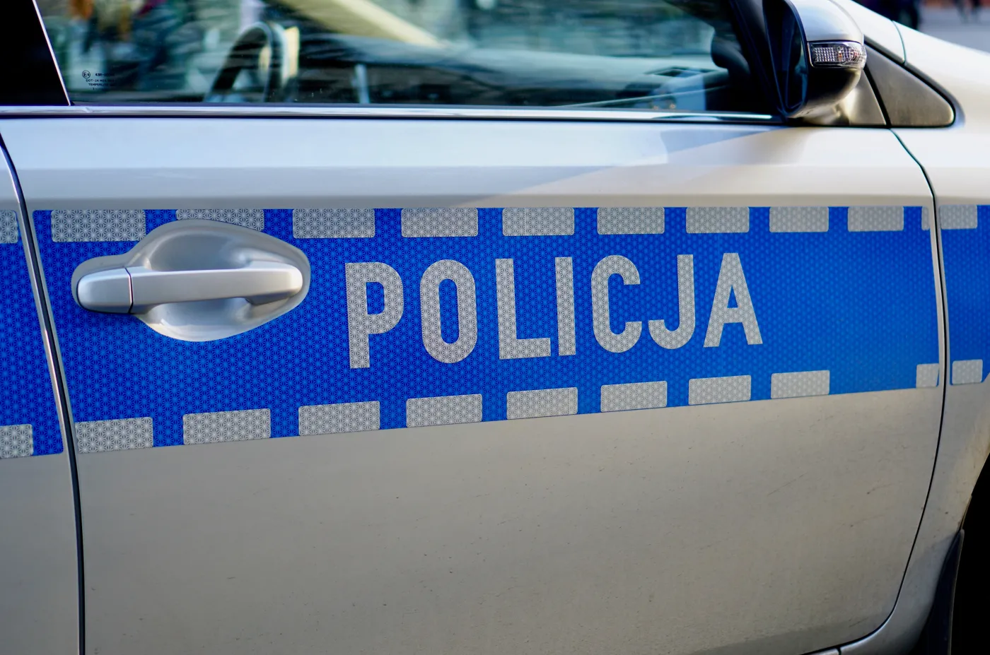 Wysiadł z auta i wpadł do rowu. Miał ponad cztery promile