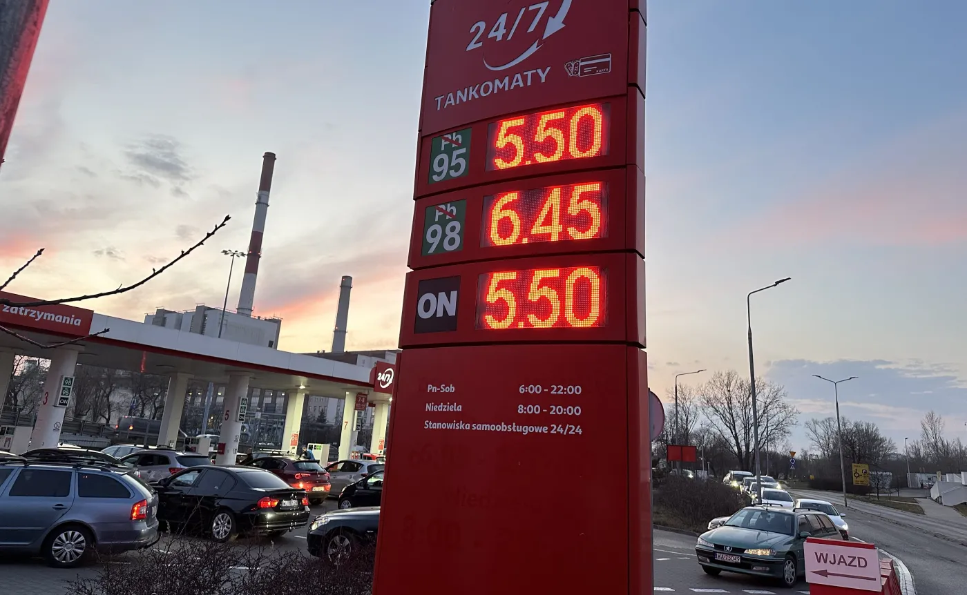 Benzyna 95 i diesel o 50 groszy taniej. Szalona promocja w całej Polsce. Lista stacji