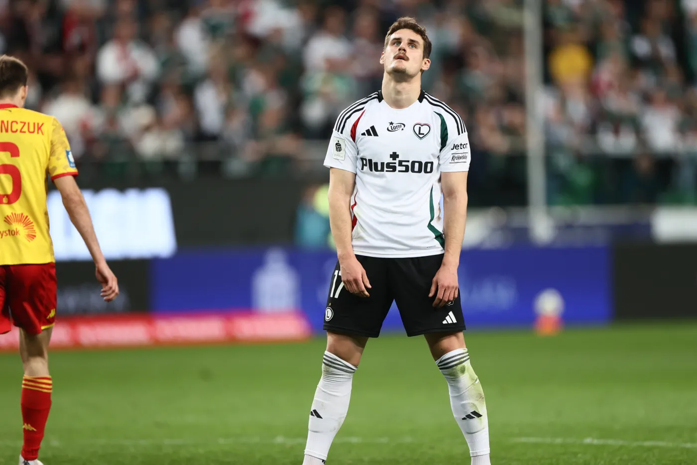 Sportowo Legia Warszawa jest na kompromitującym poziomie. Ciężkie czasy przy Łazienkowskiej