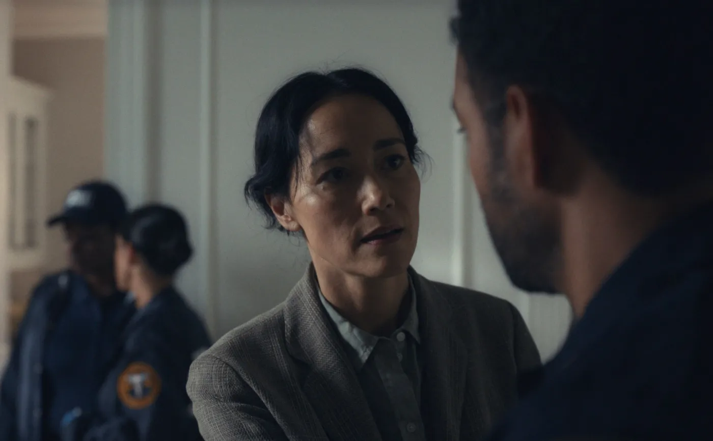 Sandrine Holt w szóstym odcinku serialu "Znajomi i sąsiedzi"