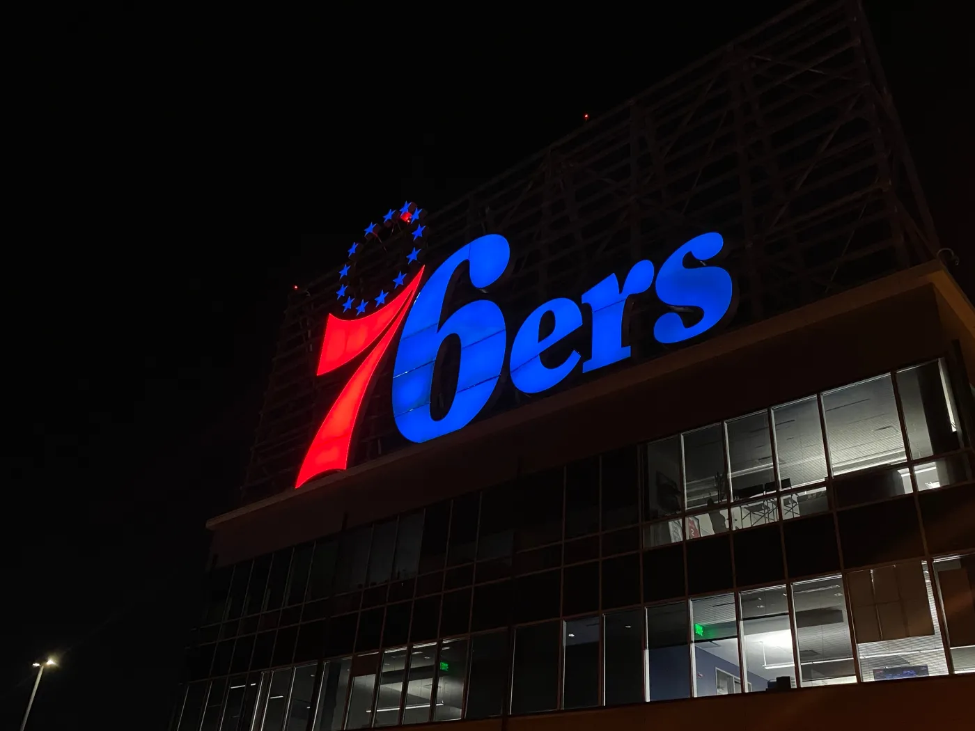 Polak podpisał kontrakt z klubem NBA! Syn trenera kadry trafił do Philadelphia 76ers