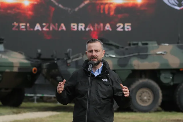 Niespodziewana wizyta szefa polskiego MON. Reakcja na rosyjską agresję