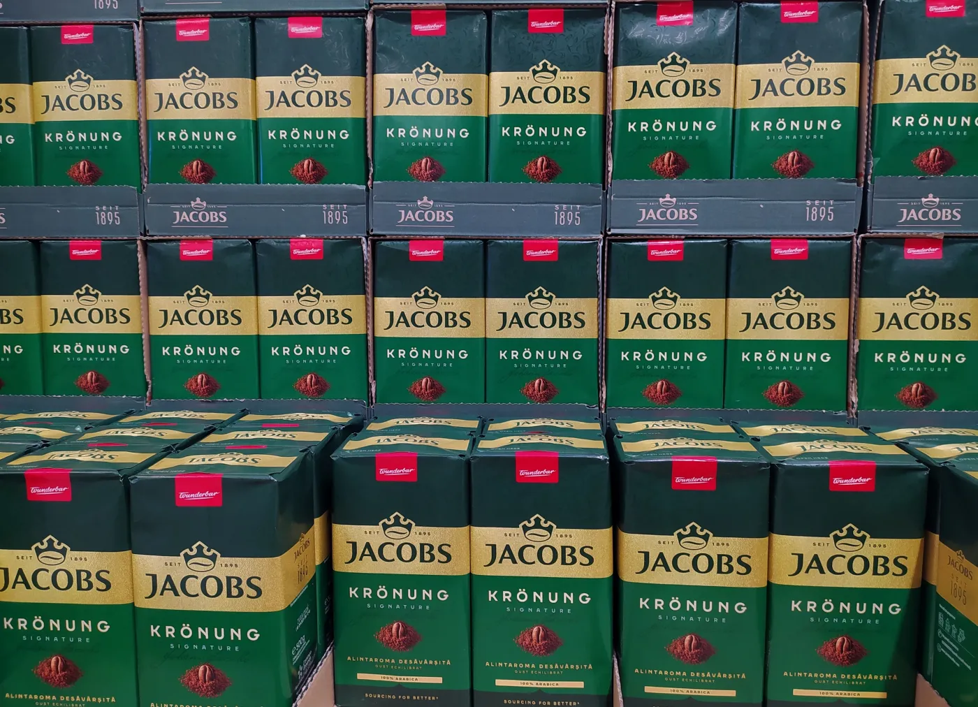 Promocja na dobrą kawę. Duże opakowanie w dużo niższej cenie