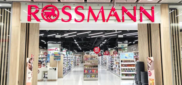 Akcja "1+1 gratis" w Rossmannie. Promocja na popularny produkt