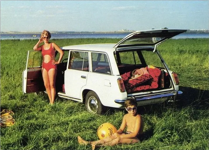 8179915-advertising-posters-of-soviet-cars-in-different-countries-21.jpg