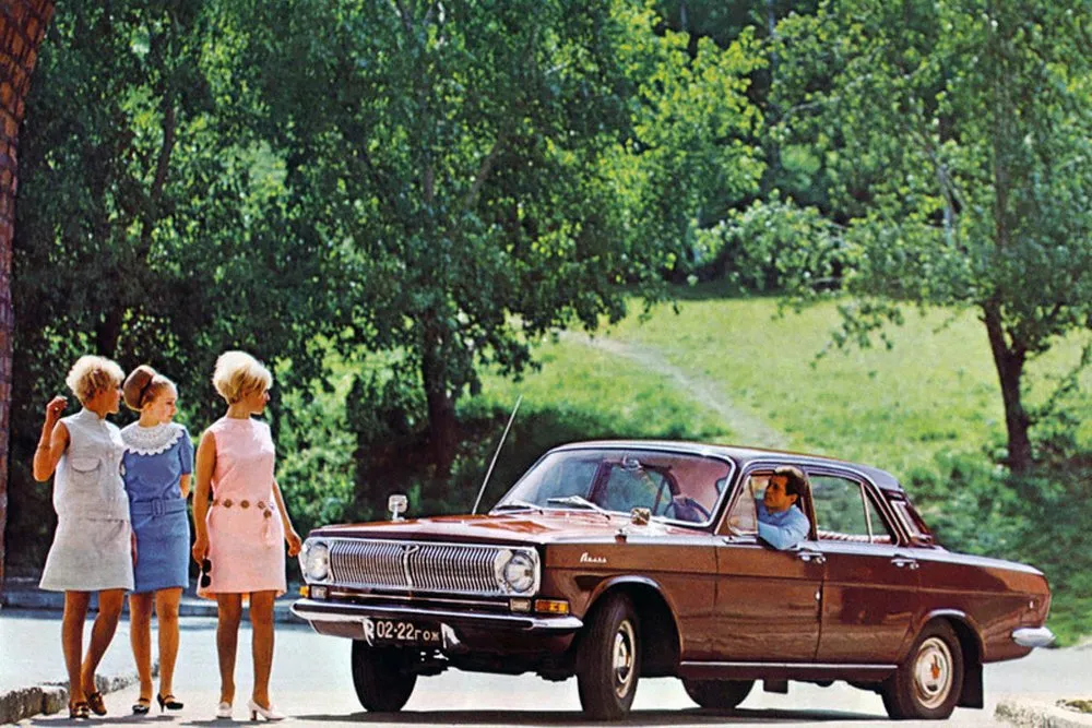 8180282-advertising-posters-of-soviet-cars-in-different-countries-45.jpg