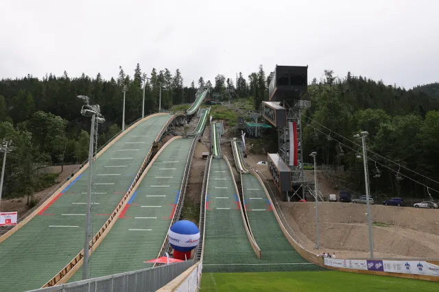 Ulewa i silny wiatr storpedowały letnie mistrzostwa Polski w skokach