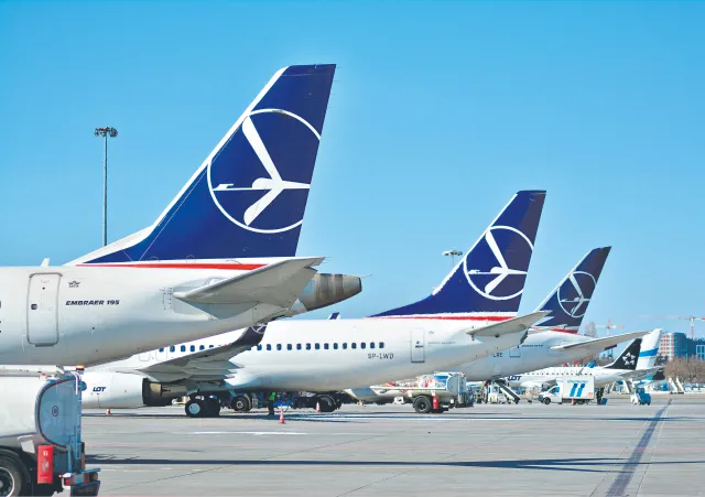 Polski samolot zatrzymany w Petersburgu. Z pokładu policja wyciągnęła opozycjonistę