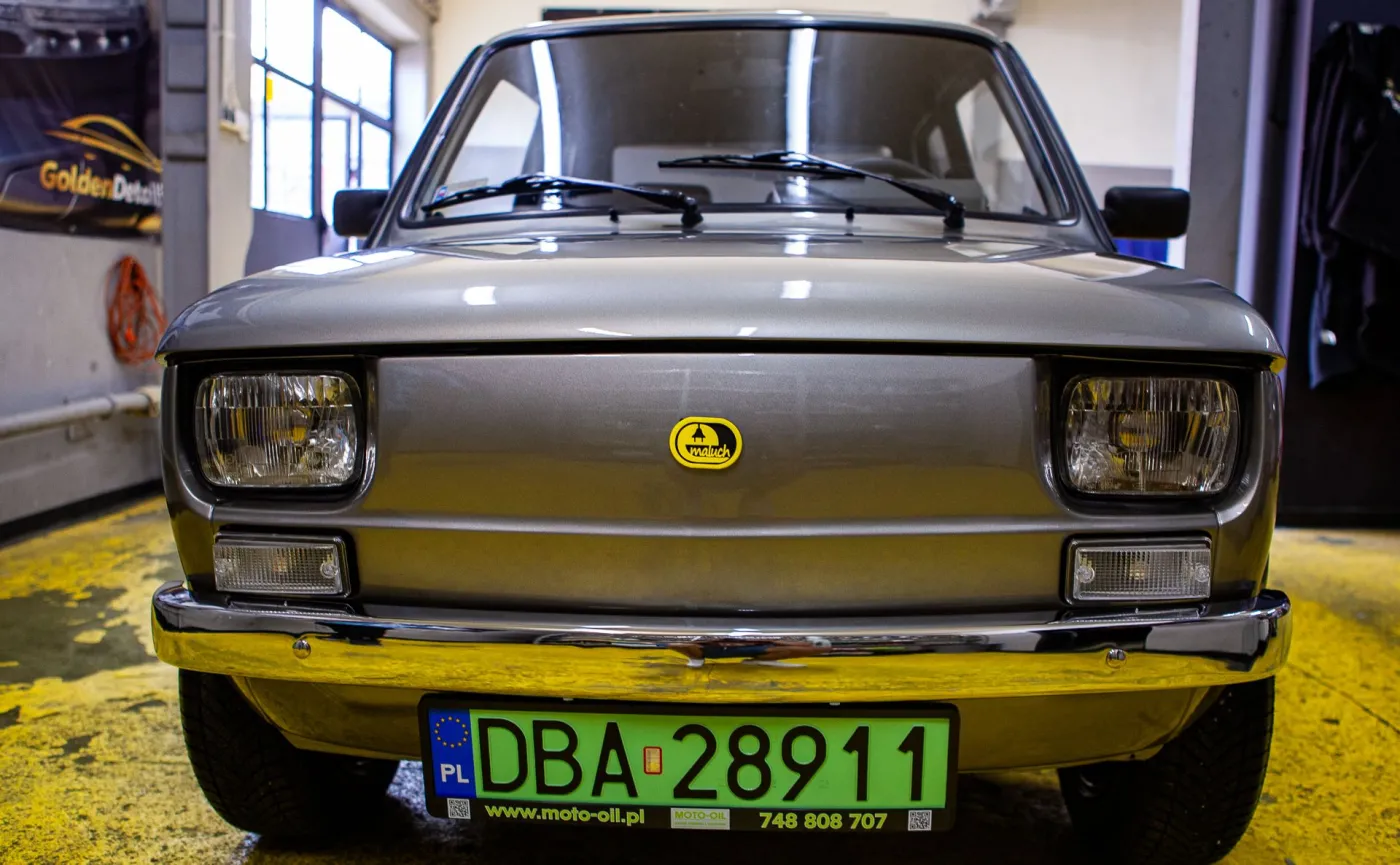 e-Maluch z Głuszycy za 6 tys. zł. Zapaleniec przerobił fiata 126p na samochód elektryczny i jeździ za darmo