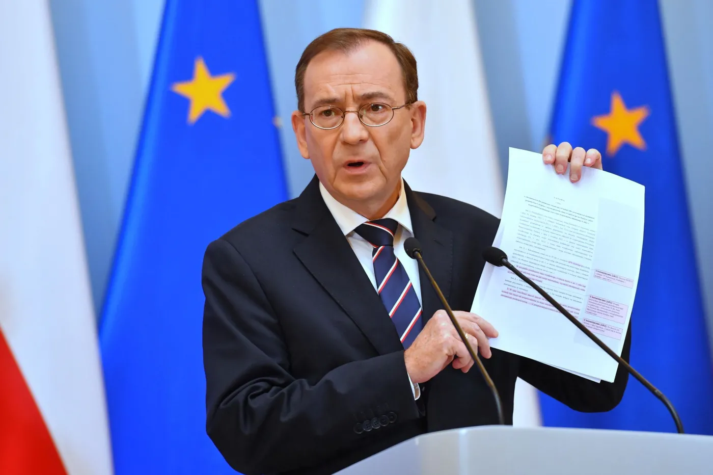 Rekompensaty dla firm za stan wyjątkowy. Szef MSWiA podaje SZCZEGÓŁY