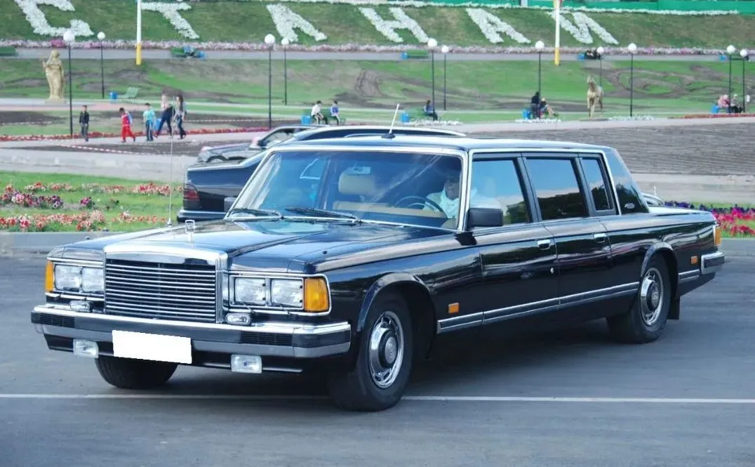 zil-ktory-nalezal-do-michaila-gorbaczowa-na-sprzedaz-w-polsce-37235196.jpg