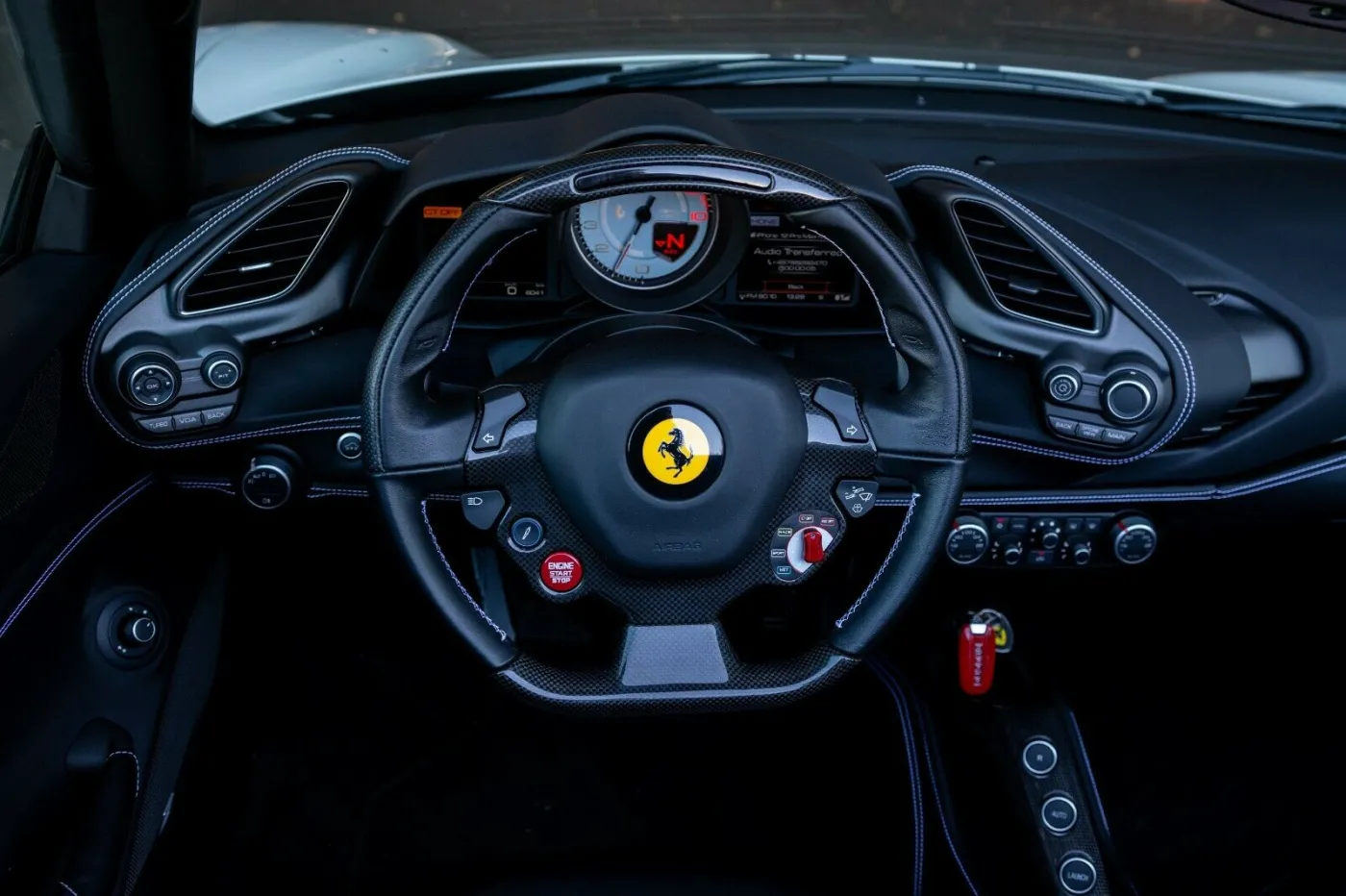ferrari-488-spider-samochod-nalezal-do-roberta-lewandowskiego-37308872.jpg