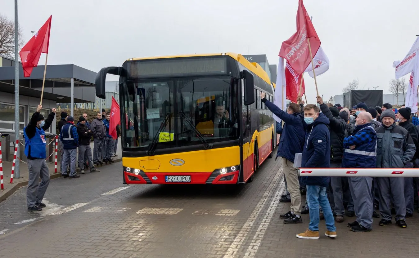 Strajk generalny w Solarisie. "Zaprzestano produkcji autobusów"
