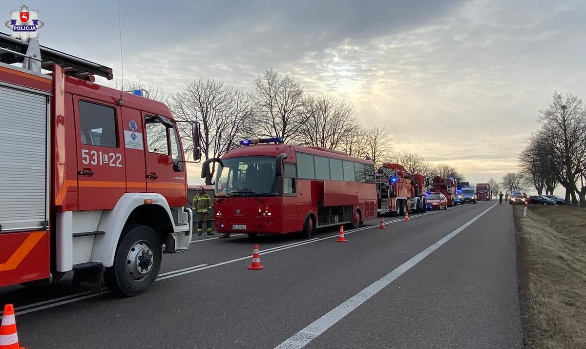 autokar-z-uchodzcami-z-ukrainy-mial-wypadek-na-lubelszczyznie-37390692.jpg