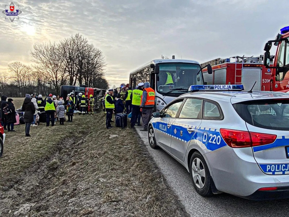 autokar-z-uchodzcami-z-ukrainy-mial-wypadek-na-lubelszczyznie-37390703.jpg