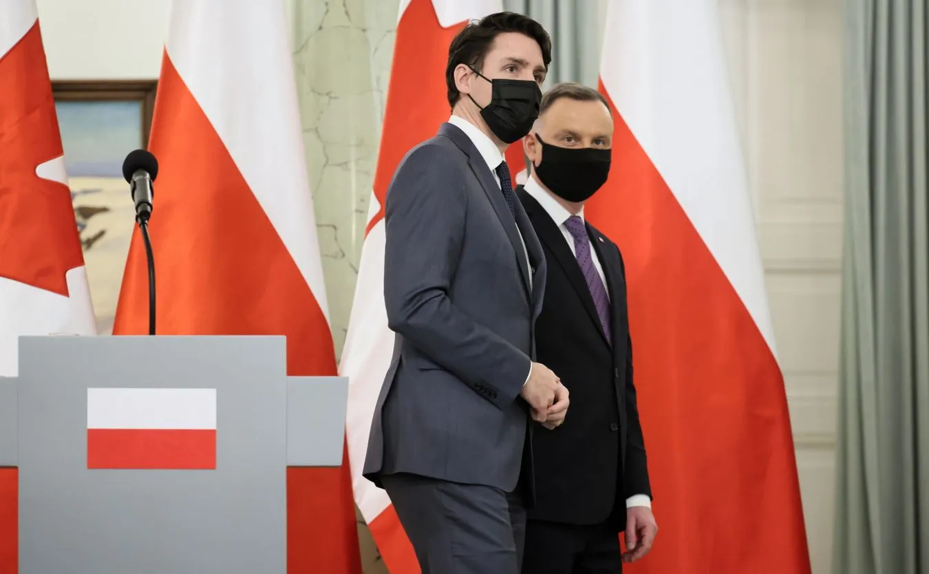 Duda: Znajdą się fundusze, by odbudować to, co niszczą rosyjskie bomby na Ukrainie