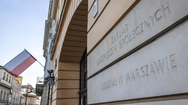 Kiedy czternasta emerytura? Rząd przyjął autopoprawkę, jest nowy termin wypłat