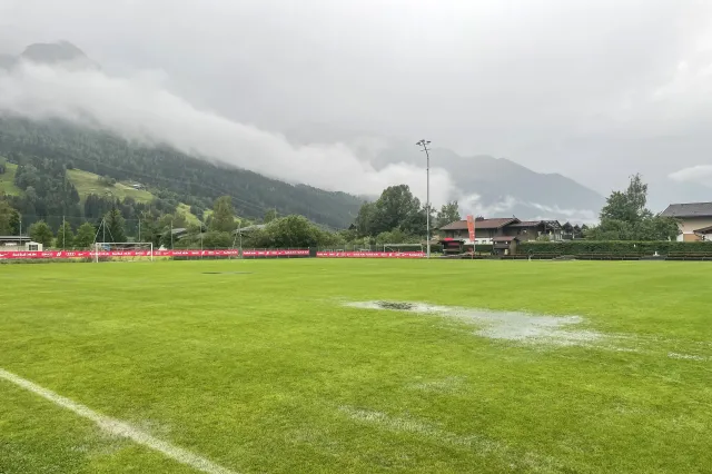 Ulewa pokrzyżowała plany Legii. Sparing z RB Salzburg odwołany