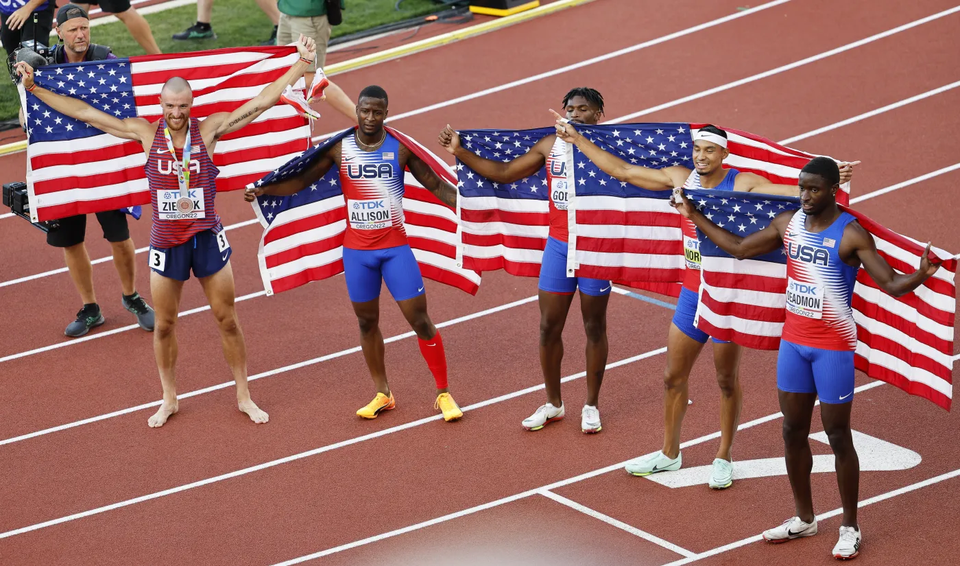 Amerykanie wygrali sztafetę 4x400 m, Polacy na dziewiątym miejscu