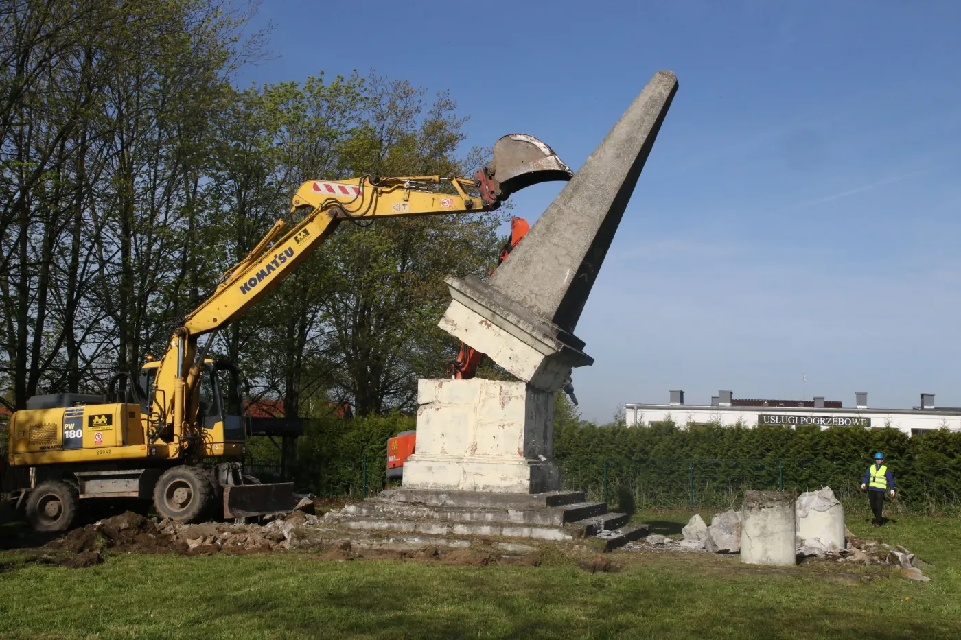 Demontaż „pomnika wdzięczności Armii Czerwonej” w Głubczycach