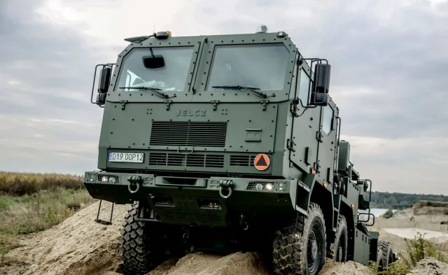 Jelcz rozbił bank na HIMARS-ach. Polska firma zaskakuje inwestycją wojskową