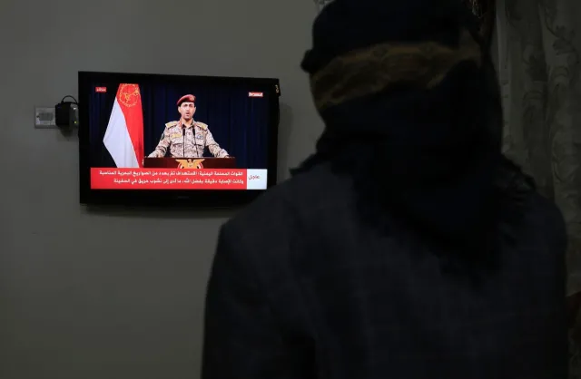 Atak rakietowy Huti na statek handlowy. Są ofiary. "Ustaną dopiero, gdy..."