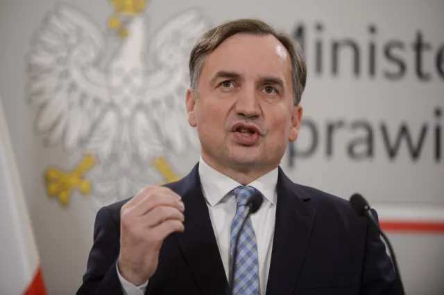 Ziobro odcina się od sędziego Szmydta. "To służby specjalne Tuska pozwoliły mu uciec"