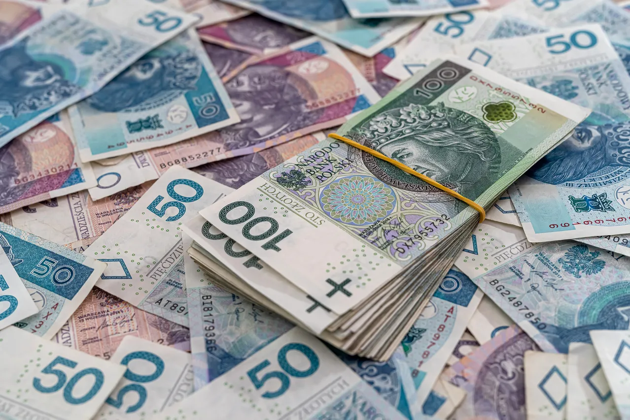 Nowe pomysły na płacę minimalną. Unijna dyrektywa mocno namiesza w Polsce