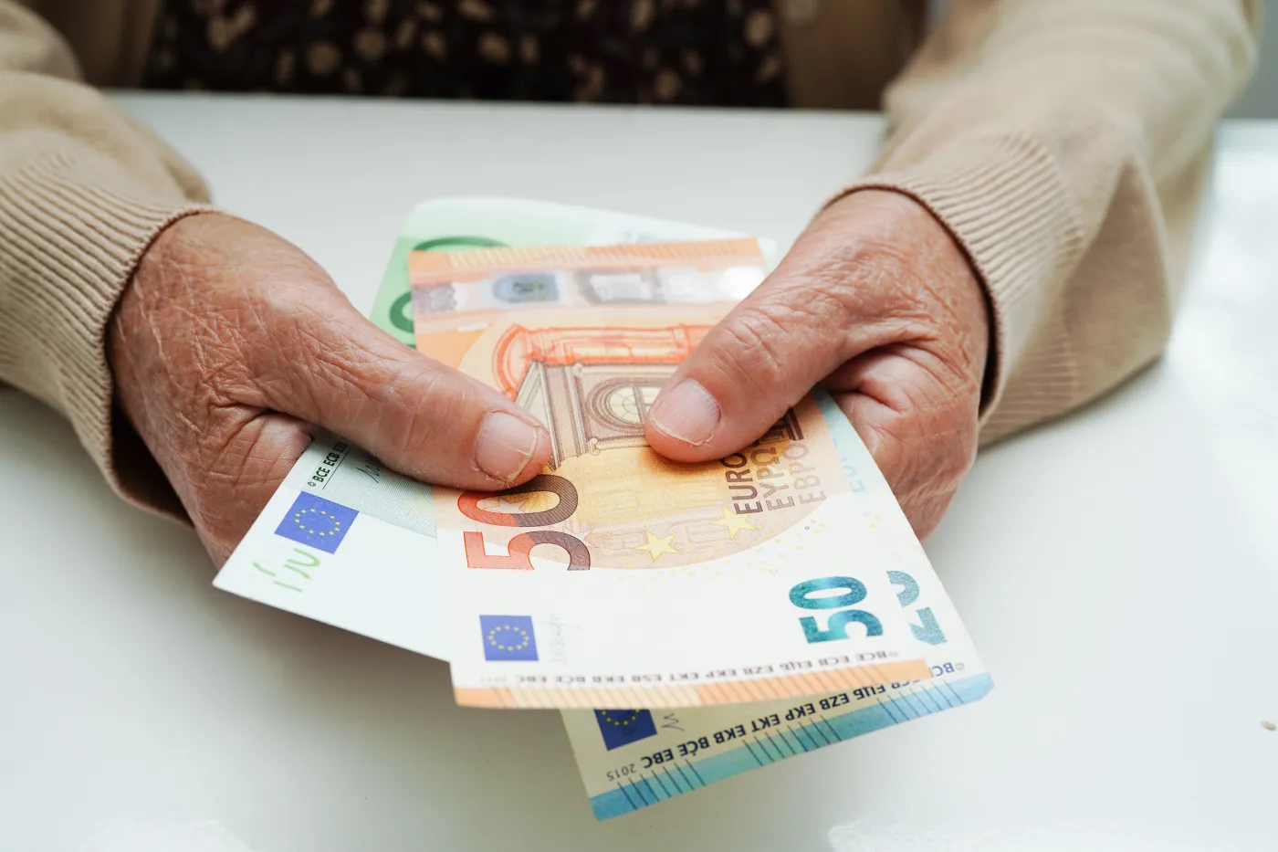emerytura euro pieniądze europejska emerytura senior seniorka 
