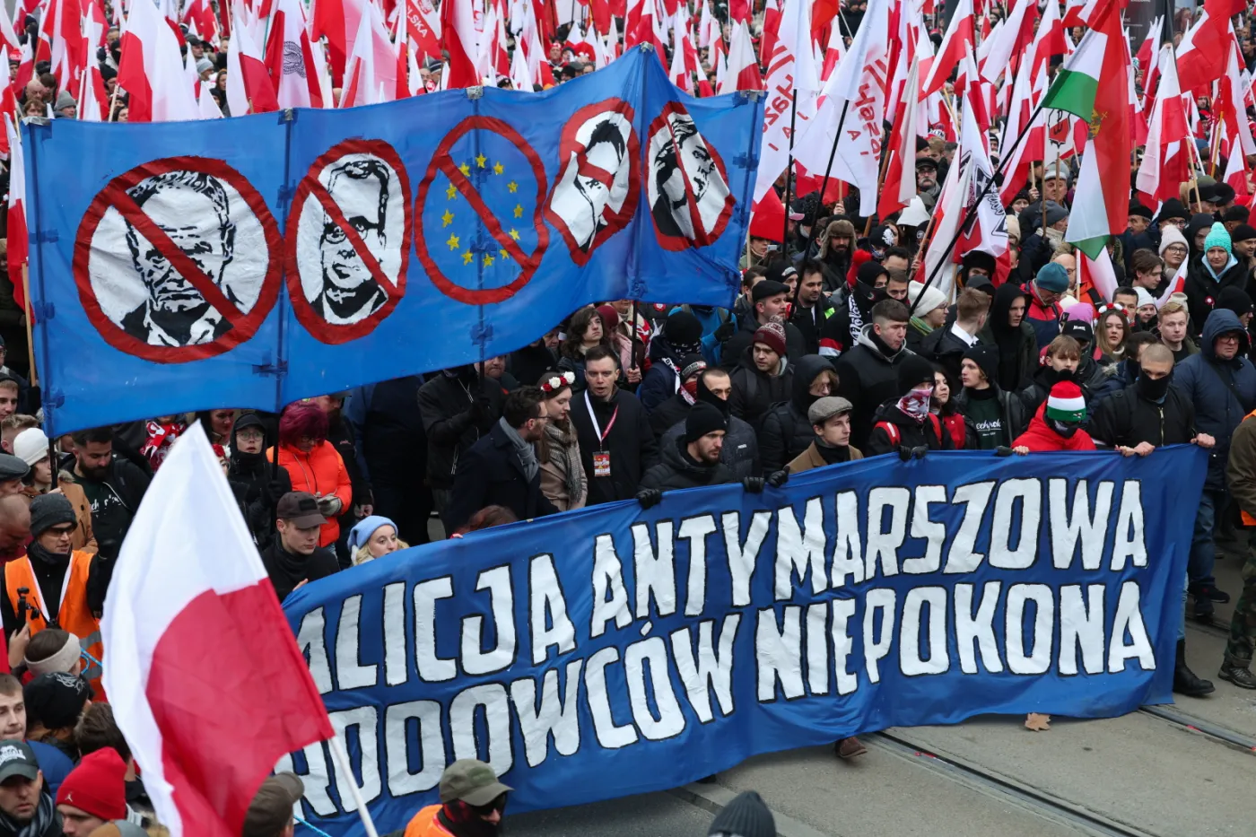 Szokujące hasła na Marszu Niepodległości. Dostało się nie tylko Tuskowi