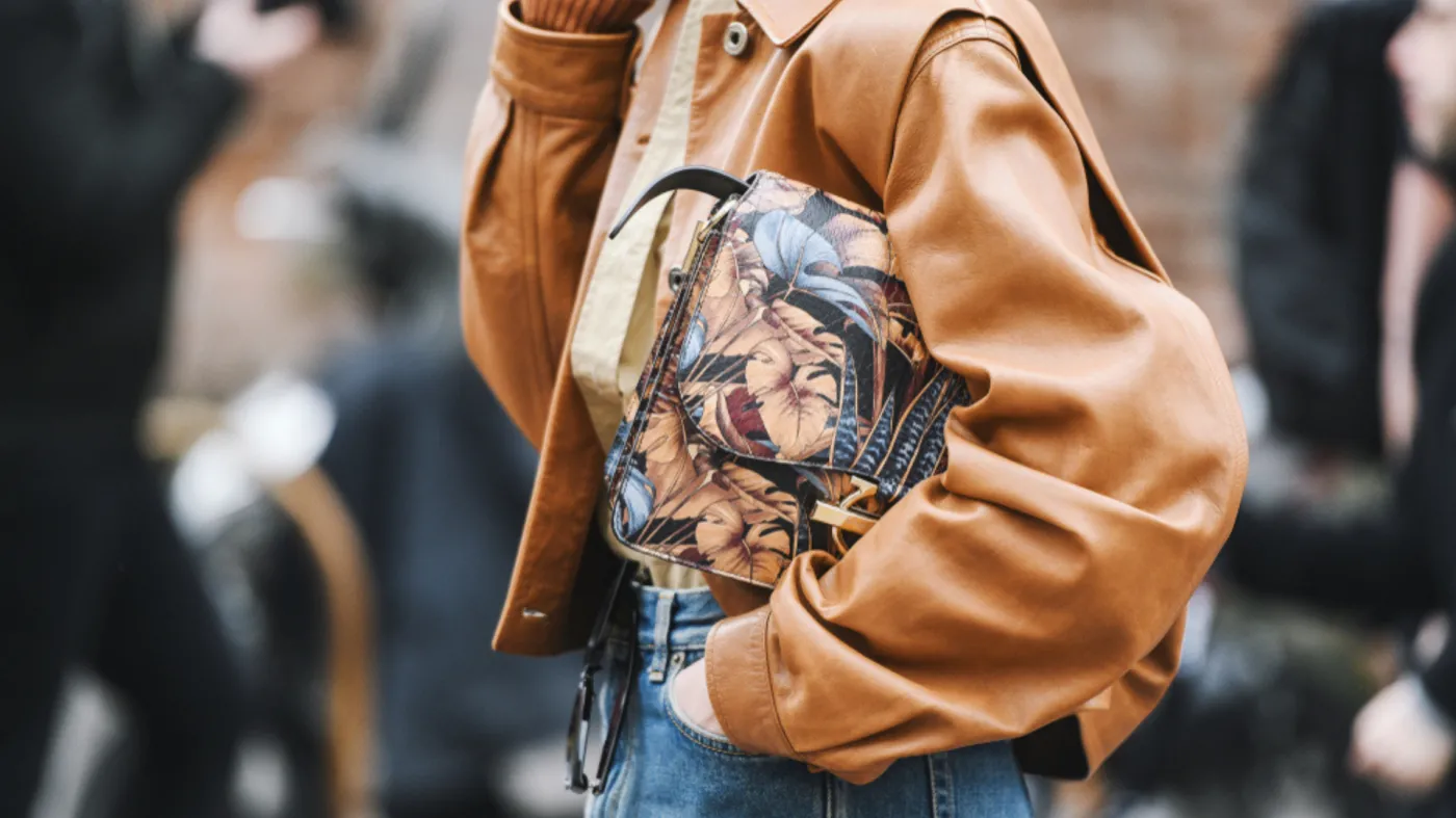 Najmodniejszy kolor roku 2025 według Pantone. Jak nosić Mocha Mousse?