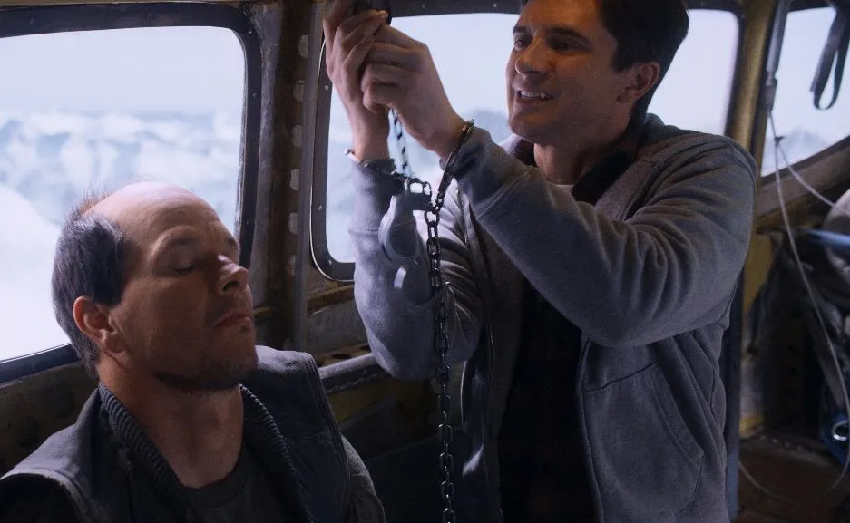 Mark Wahlberg i Topher Grace w filmie "3000 metrów nad ziemią"