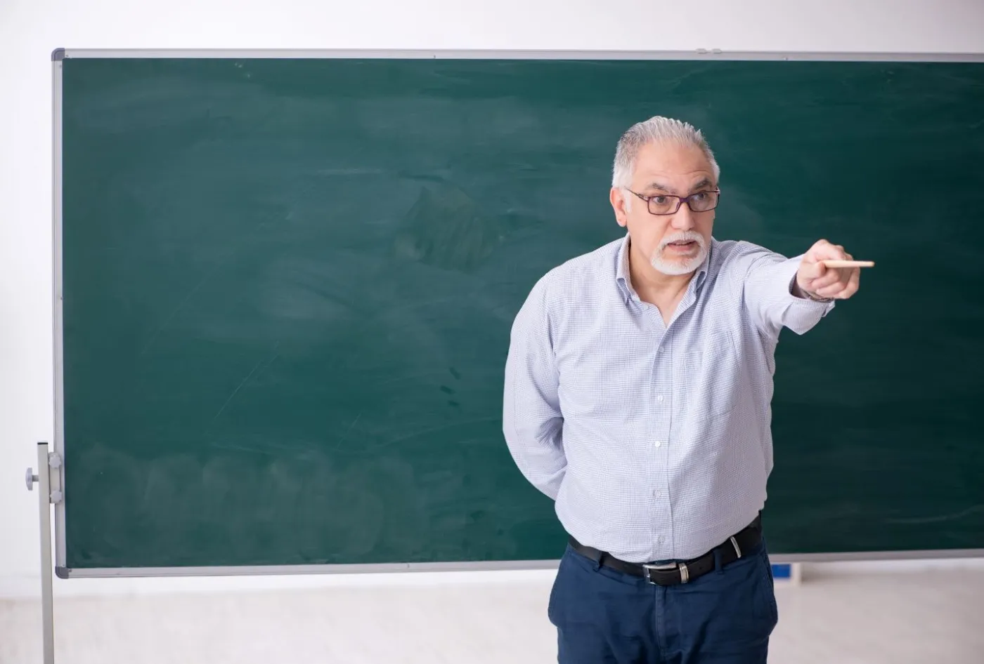 Czy nauczyciel może wziąć urlop zdrowotny przed emeryturą? Jest stanowisko MEN