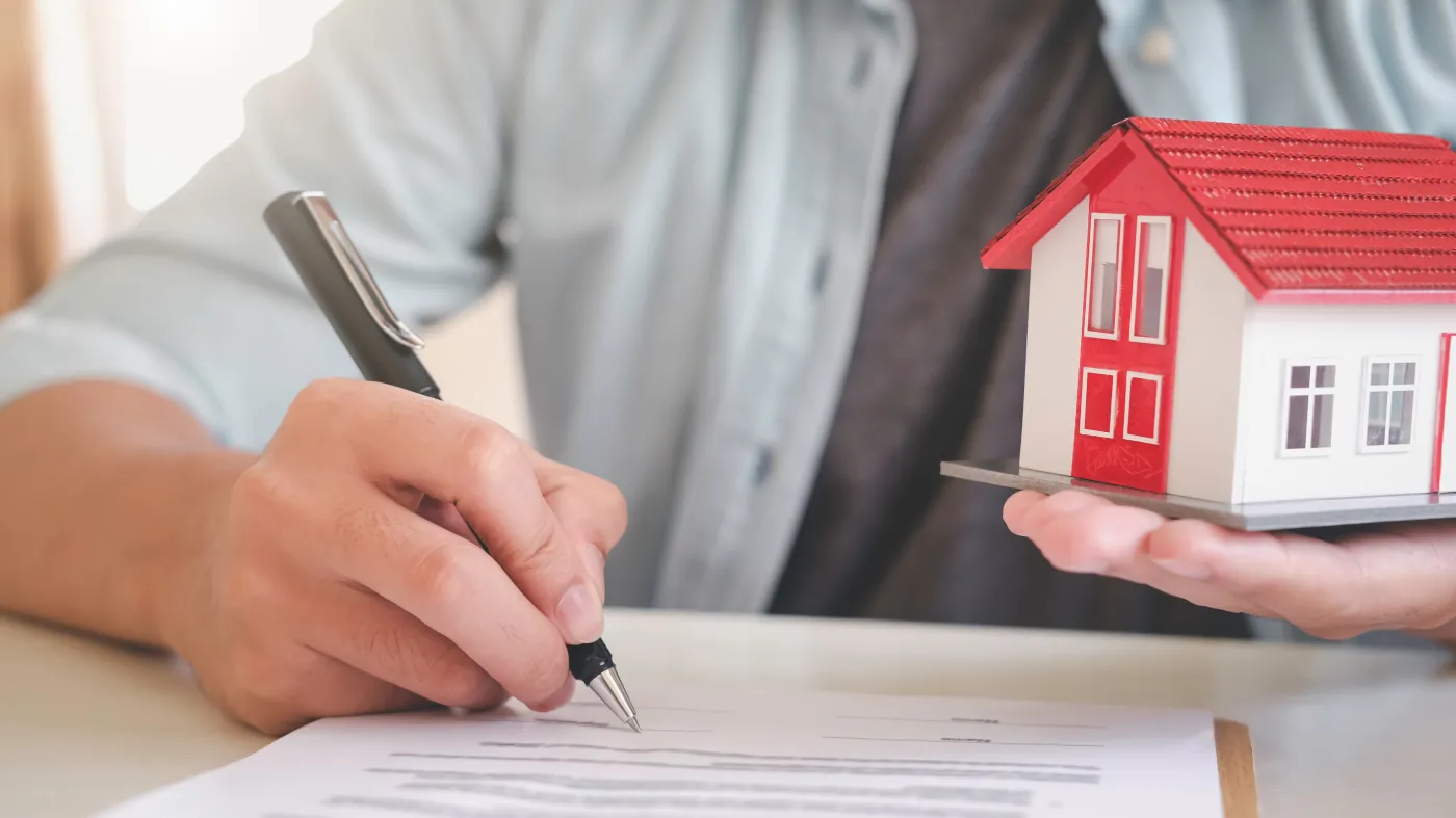 Stopy procentowe w dół, ale na niższą ratę jeszcze trzeba będzie poczekać