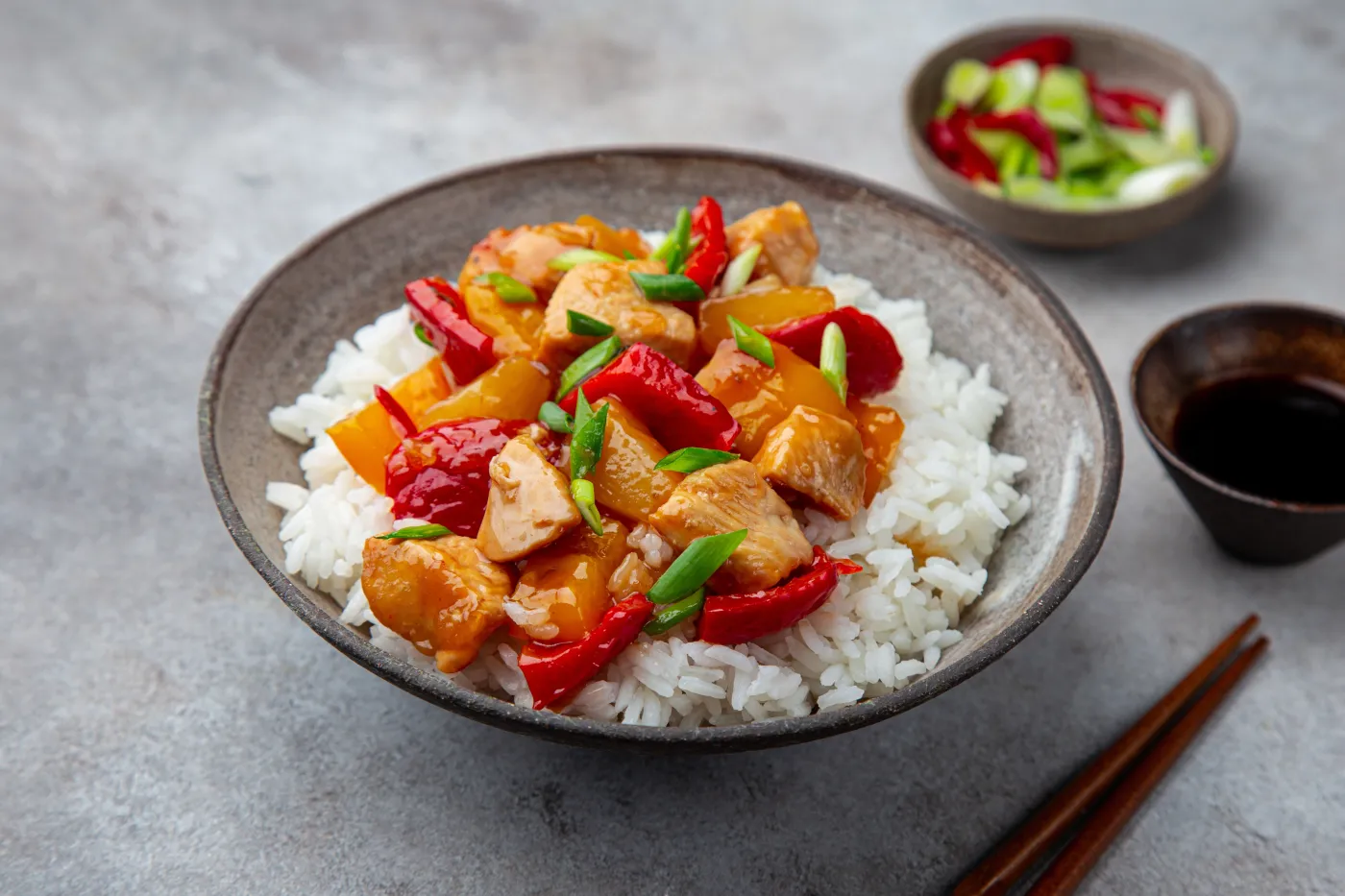 Pyszny obiad na wtorek. Podajemy przepis, Ty gotujesz. Kurczak słodko-kwaśny