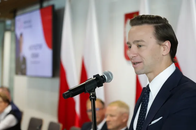 Bosak uderza w PiS. Ataki Kaczyńskiego odbiera jako komplement